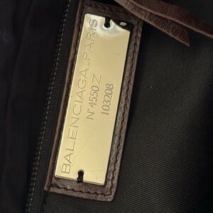 Balenciaga  measures in last picture